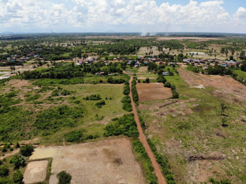 ដីលក់បន្ទាន់/Urgent Land for Sale ទីតាំងមានសក្ដានុពលនៅក្រុងច្បារមន, Property Code:VBRE01143