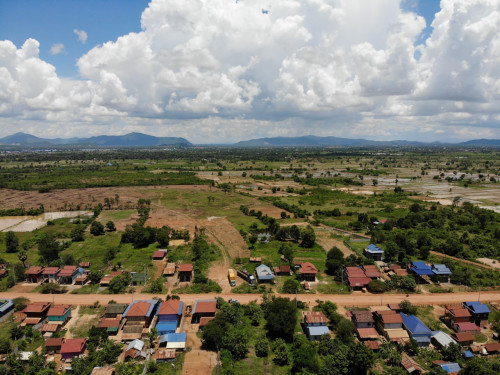 ដីលក់បន្ទាន់/Urgent Land for Sale ទីតាំងមានសក្ដានុពលនៅក្រុងច្បារមន, Property Code:VBRE01143