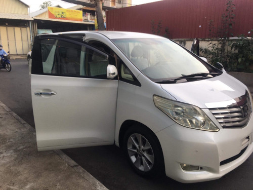 Toyota Alphard 2008