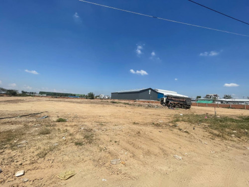 ដីសម្រាប់ជួល/Land for for rent នៅក្រោយការ៉ាស់សាំង PPT ជិតក្រសួងដែនដីថ្មី, Property Code:VBRE01146