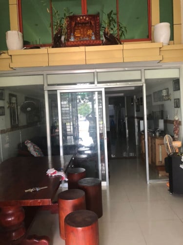 ផ្ទះលក់បន្ទាន់នៅបូរីពិភពថ្មី១ចំការដូង (សួននៅមុខផ្ទះ)