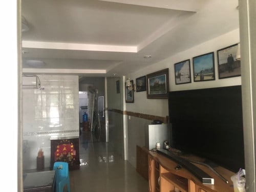 ផ្ទះលក់បន្ទាន់នៅបូរីពិភពថ្មី១ចំការដូង (សួននៅមុខផ្ទះ)