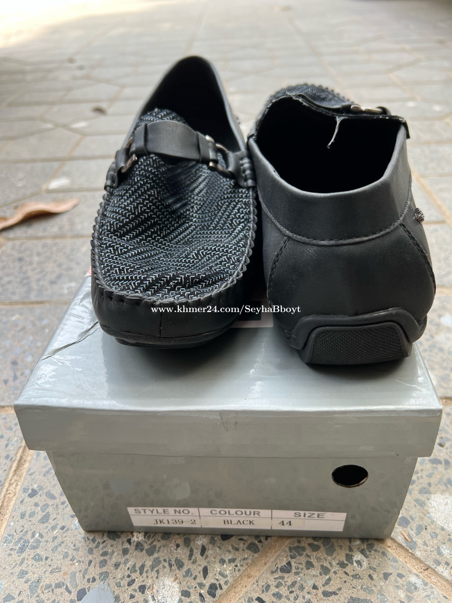 Larrie Shoes Original តំលៃ $15 ក្នុង ភ្នំពេញ, កម្ពុជា - Seyha 