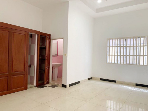 Villa Rent in Psar Derm Thkov Area, South of Russian-Toul Tompong Market, 17x25m, 04 Rooms per month