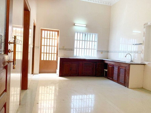 Villa Rent in Psar Derm Thkov Area, South of Russian-Toul Tompong Market, 17x25m, 04 Rooms per month