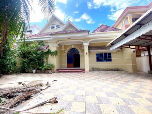 Villa Rent in Psar Derm Thkov Area, South of Russian-Toul Tompong Market, 17x25m, 04 Rooms per month