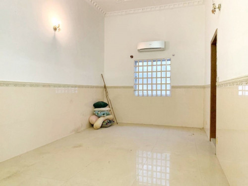 Villa Rent in Psar Derm Thkov Area, South of Russian-Toul Tompong Market, 17x25m, 04 Rooms per month