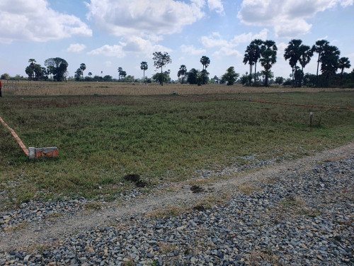 ដីសំរាប់លក់ 360m2 ចាក់គ្រោះហើយ មានបង្គោលភ្លើងរួចជាស្រេច នៅចំកណ្តាលដីក្រុមហ៊ុនដីឡូដ៏ ពិតជាដីល្ឣ