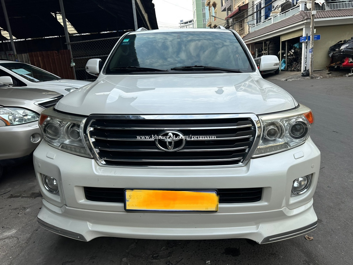 Land Cruiser 2014 full option Arab Price 76500 in Phnom Penh, Cambodia