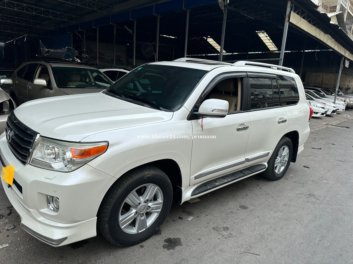 Land Cruiser 2014 full option Arab Price 76500 in Phnom Penh, Cambodia