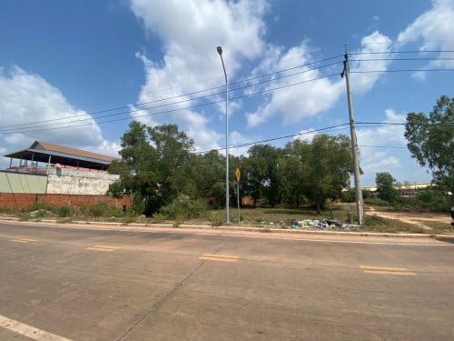 ដីលក់ទីតាំងល្អជាប់ក្រវាត់ក្រុងសៀមរាប ផ្លូវមុខក្រោយ