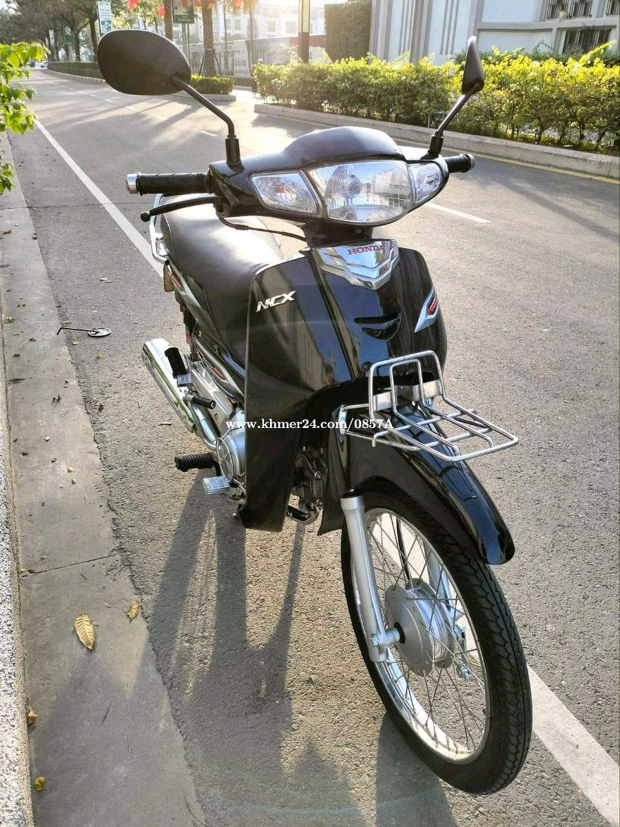 ម៉ូតូHonda Dream 015លក់850មានពន្ធ Price 850 in Phnom Penh, Cambodia