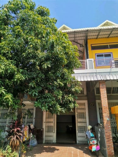 ផ្ទះល្វែង​សម្រាប់​លក់ (ម្ចាស់ផ្ទាល់)​