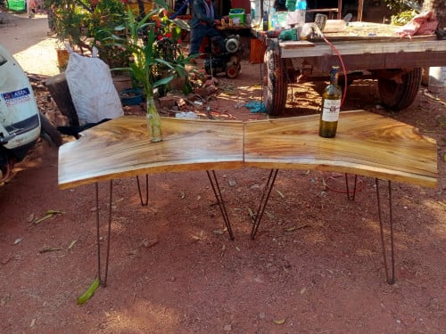 តុជាច្រើនម៉ូតនិងកម្មង់បានតាមចិត្ត ដាក់ហាងកាហ្វេកាន់តែអែម