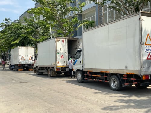 ឡានជួលដឹកទំនិញ និង ជួល ខែ Truck for monthly rent 012375781