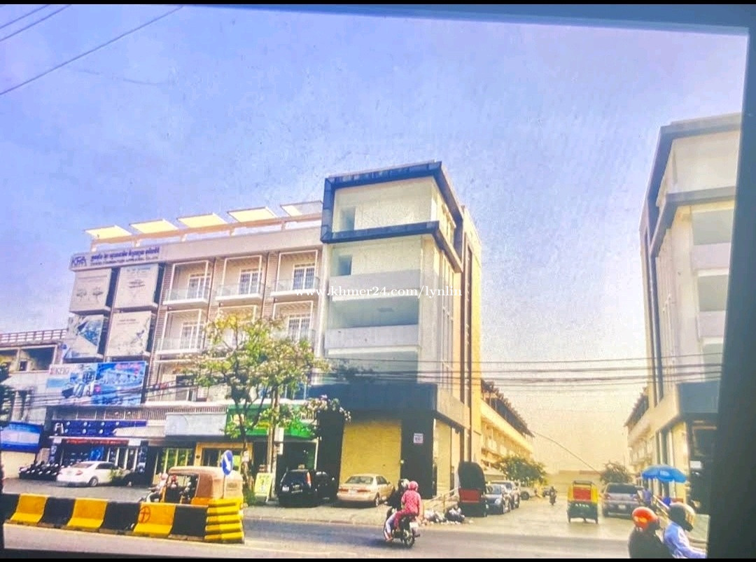 ផ្ទះលក់ ចាក់អង្រែលើ ជិតស្ពានក្បាលថ្នល់ខាងមាត់ទន្លេ