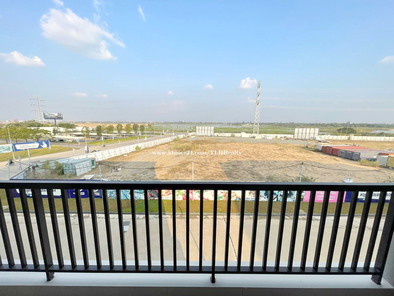 ផ្ទះអាជីវកម្មកែង2ផ្ទះបញ្ជូលគ្នា សម្រាប់ជួល 2 ShopHouses for Rent