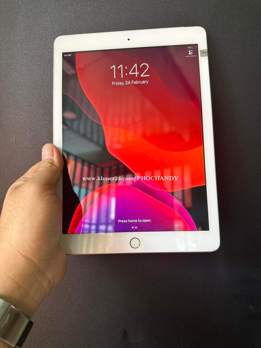 IPad (5th generation ) 128GB Sim+Wifi Price 165 in Phnom Penh