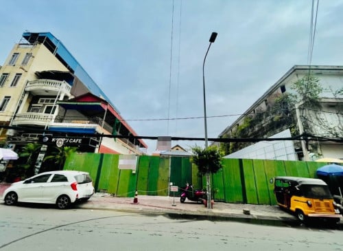 Land For Rent Near Wat Phnom, Good Area, 18x32m, 3,200$ Per Month, Good For Business