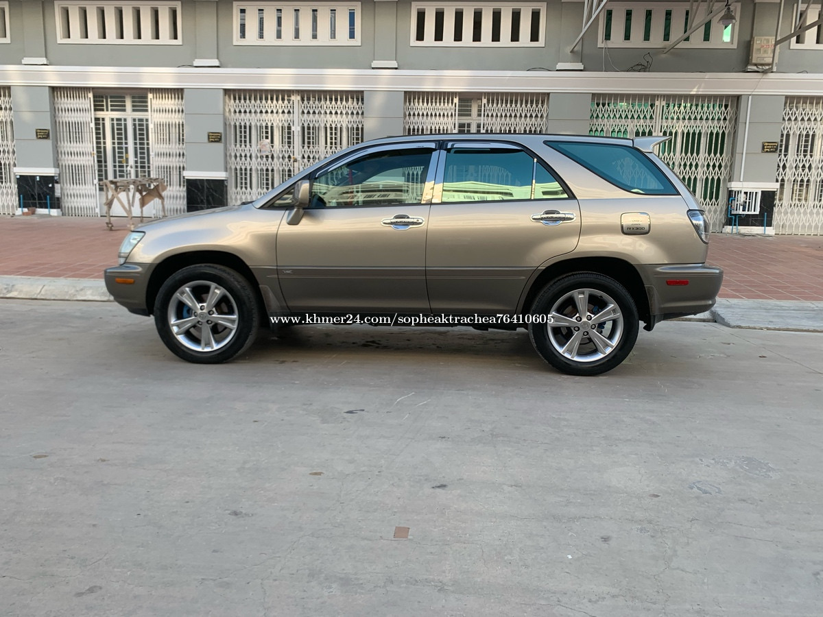 ខ្ញុំត្រូវលក់ឡានជិៈផ្ទាល់ខ្លួនម៉ាក Lexus Rx300 year 2001pong1ទឹកមាស