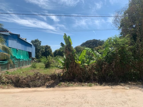 ដីលក់បន្ទាន់ទល់ទន្លេរ 18m x 76m