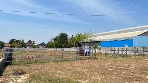 ដីសំរាប់លក់រឺជួលលើផ្លូវជាតិលេខ#AH01 (លេខ5) នៅចន្លោះKm៦៥ -៦៦ សំរាប់អាជីវកម្មផ្សេងៗទីតាំងល្អ