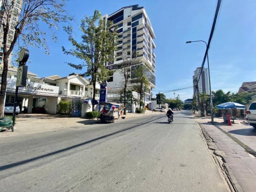 Commercial Shop For Rent Near TK Anvenue, At Toul Kork Area, $1,500, Land: 8x31m