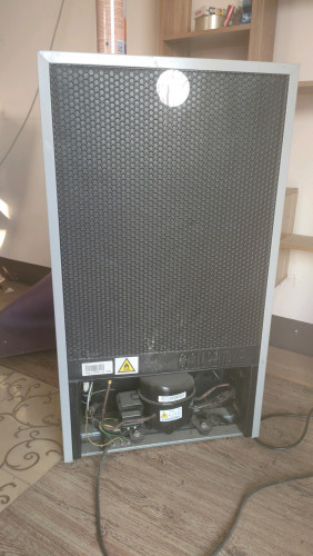 Midea HS-121L mini fridge តំលៃ $100.00 ក្នុង ភ្នំពេញ, កម្ពុជា - Matt James  | Khmer24.com