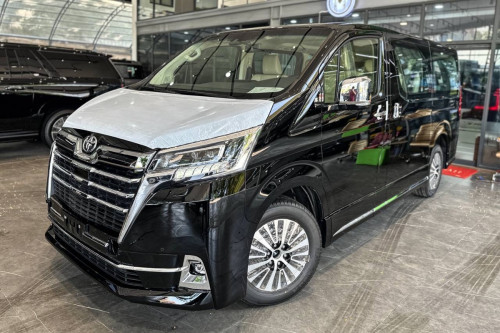 Toyota granvia 2023