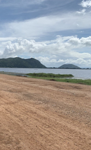 ដីលក់