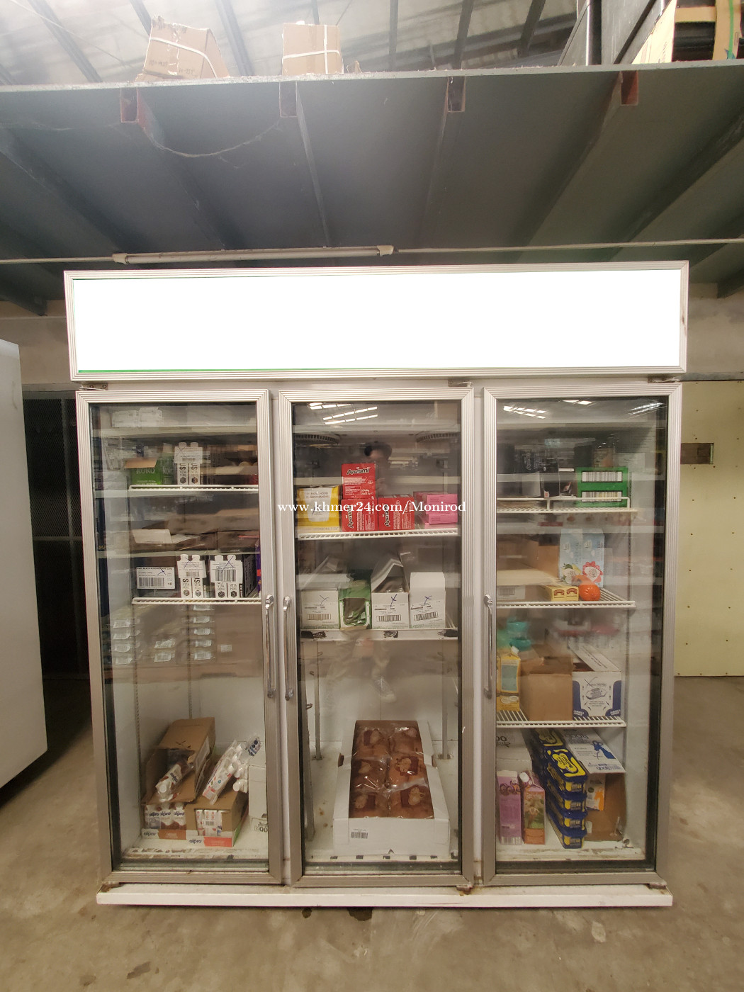 ទូរទ្វារបី មួយទឹក (Sanden) នៅស្អាត 600, Sanden 3 doors fridge, used in good condition Price