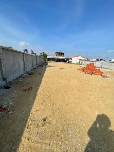 ដីសម្រាប់លក់