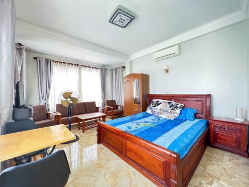 Private Terrace Fully furnished one bedroom for rent at Tonle Bassak area