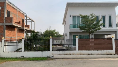 ផ្ទះវីឡាដីធំ ម្ចាស់ផ្ទាល់ បុរីម៉ន​ ដានី គម្រោង១០