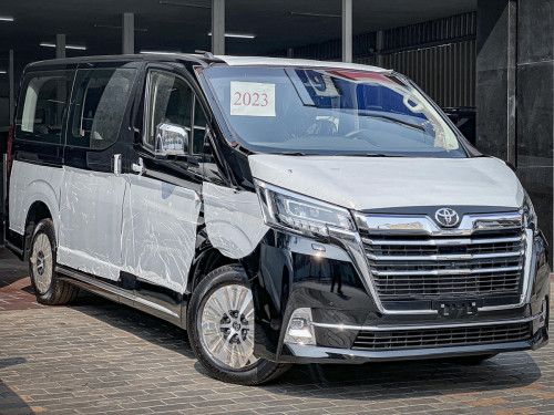 Toyota granvia 2023