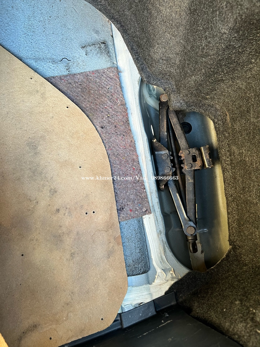 Toyota Camry 2002 xle half full ពោងសុវត្ថិភាព 8 Price 13300 in Phnom