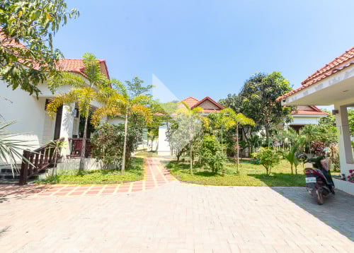 បឹងហ្កាឡូសម្រាប់ជួលក្នុងសង្កាត់ជ្រាវ, សៀមរាប-​​ Compound Villa for Rent​ in Siem Reap, Chreav area