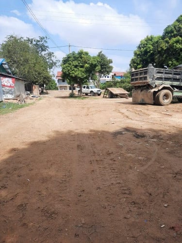 ដីលក់បន្ទាន់ ទំហំ 284ម៉ែត្រការេ