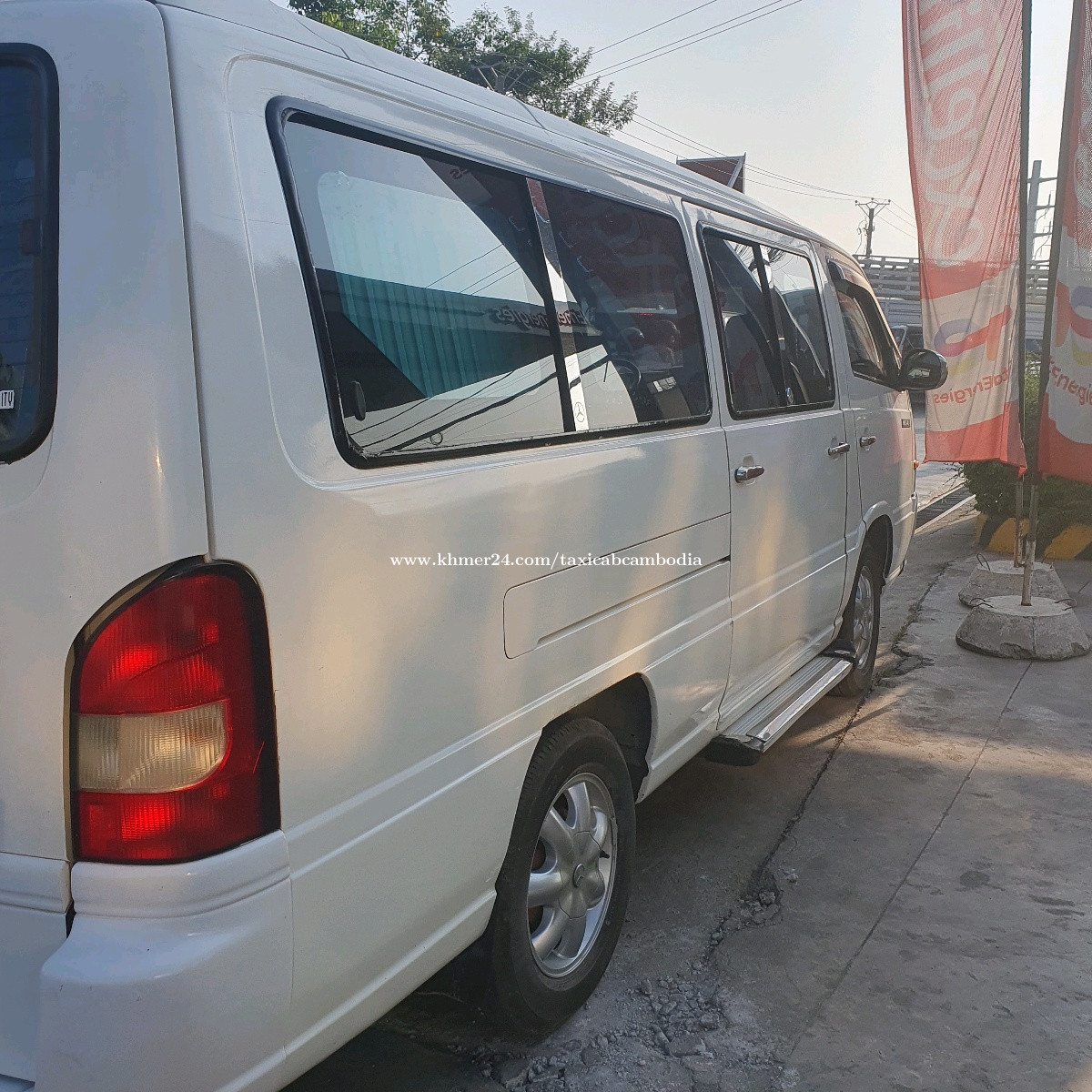 VAN FOR sell Price 8500.00 in Chak Angrae Kraom, Cambodia Mr. TOM