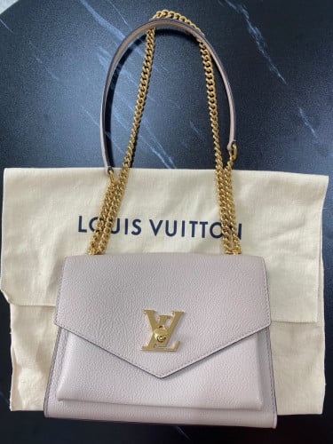 My vanity bag collection is complete! 🥰 : r/Louisvuitton
