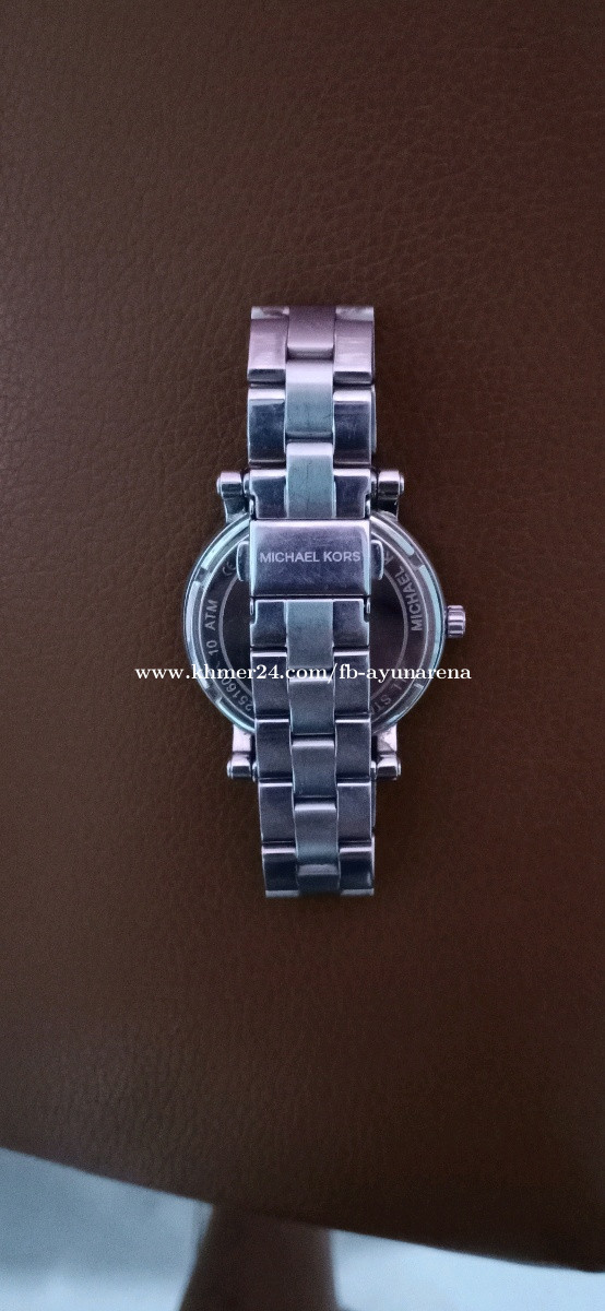 Michael kors watches on sale 100 series price