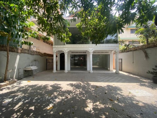 House-Shop For Rent At Toul Tompong Area, $1,500 Per Month, 11m x 27m, Good For Business