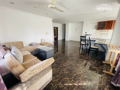 Apt Building For Near Independent Monument, 10 Floors, 19 Units, 38 Rooms, 14,000 Per Month