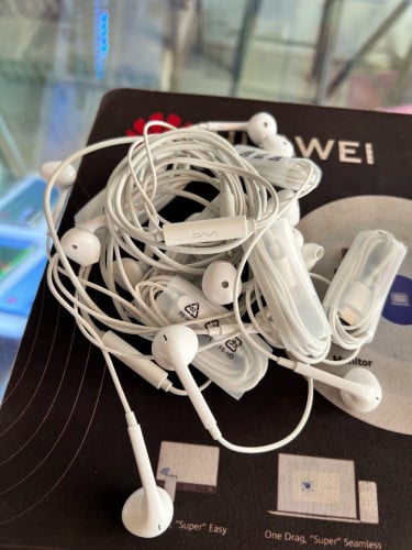 កាស់ហ្សុីនៗ​100% (Oppo Vivo) ឌុយមូល​ នៅស្អាត100%ថ្មី។