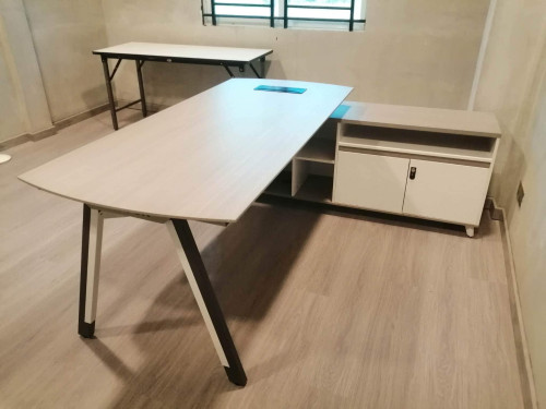 តុប្រធាន