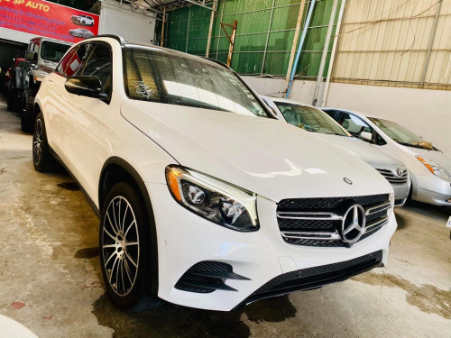 Mercedes GLC300 Full option