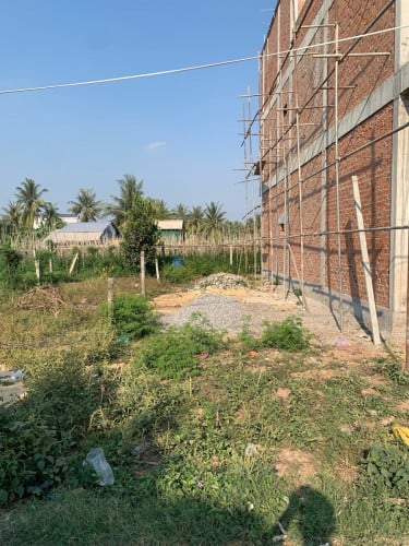 ដីលក់ក្បែរផ្លូវ 21A