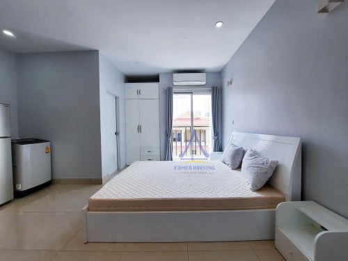 Service apartment & Modern Studio room with elevator for rent at BKK2 area