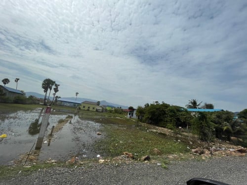 ដីលក់ក្នុងក្រុងកំពត