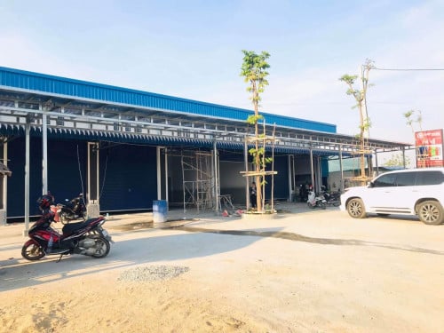 ផ្ទះ​លក់បន្ទាន់ ជិតរង្វង់មូលកួរស្រូវ​ ជាប់ផ្លូវធំ​ ៥០ម៉ែត្រ​ (ផ្លូវ​ 20A ឬ​ ផ្លូវ​ 104)